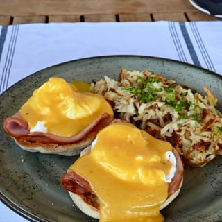 Classic Eggs Benedict