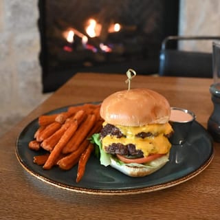 The Hub Burger